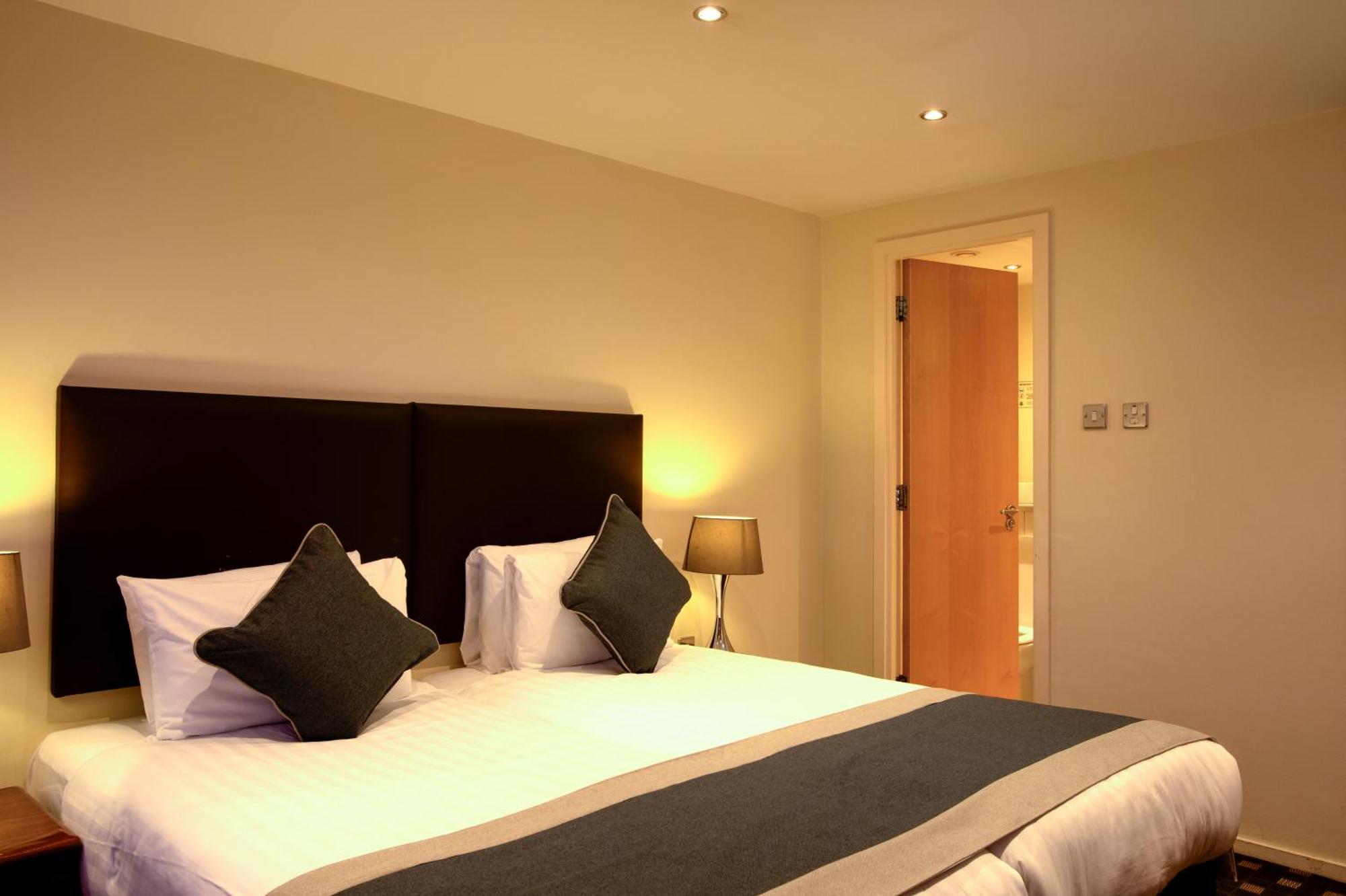 Grand Plaza Con Servicio 4*